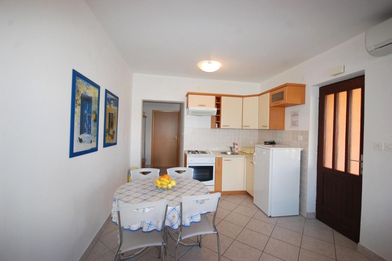 Apartments Andrea By El-Pi Tours นยีวีเซ ภายนอก รูปภาพ