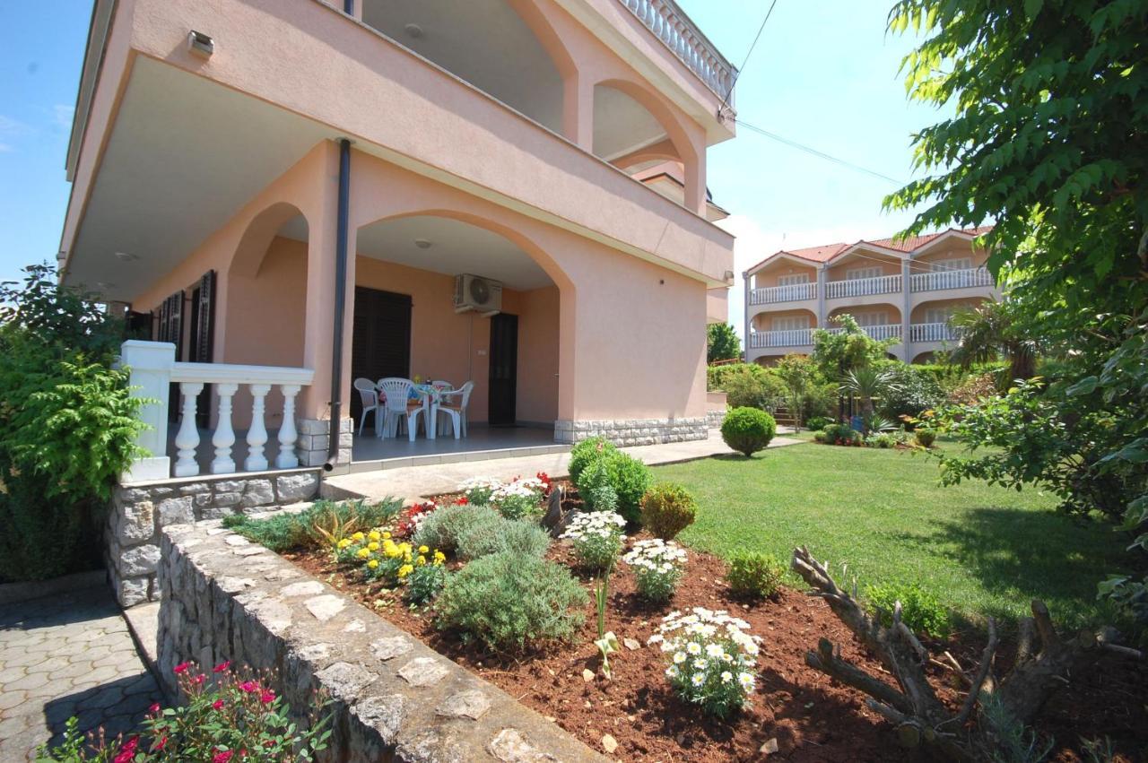 Apartments Andrea By El-Pi Tours นยีวีเซ ภายนอก รูปภาพ