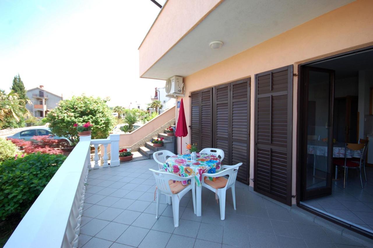 Apartments Andrea By El-Pi Tours นยีวีเซ ภายนอก รูปภาพ